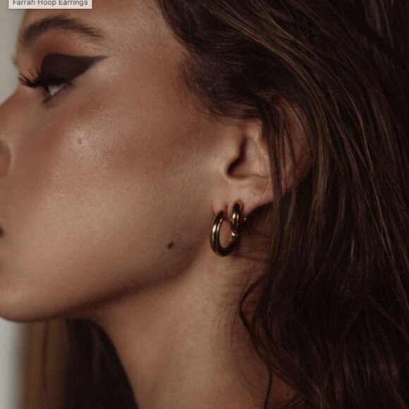 Cendré Farrah Hoop Earrings | Gold - Picture 1 of 8